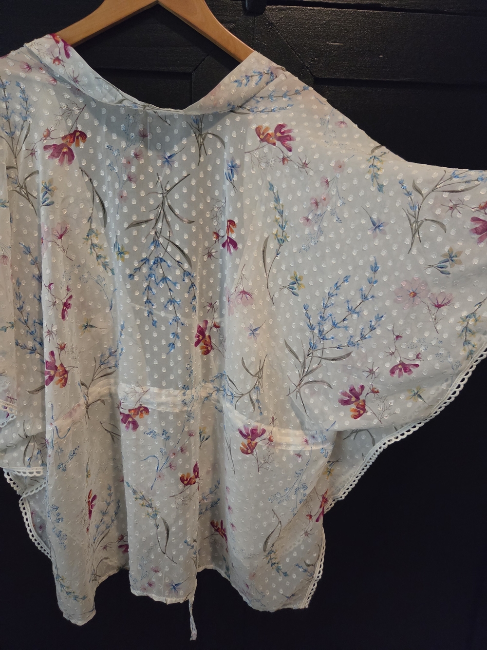 Women's Time and Tru Cream Sheer Kimono with Pink and Blue Flowers ~ One Size - Picture 7 of 9